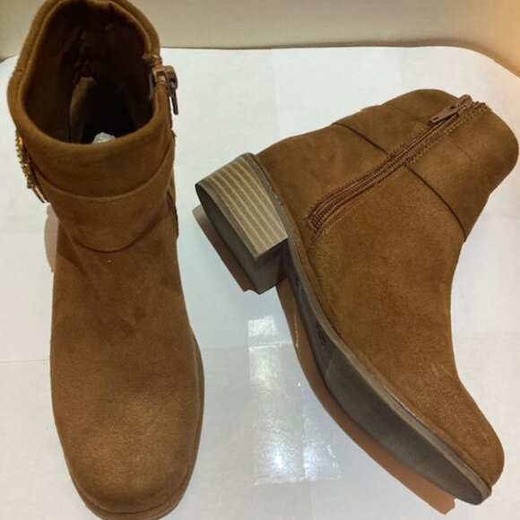 Madden Girl Buckle Ankle Boots Cognac Size 2 NWOT - Picture 4 of 4